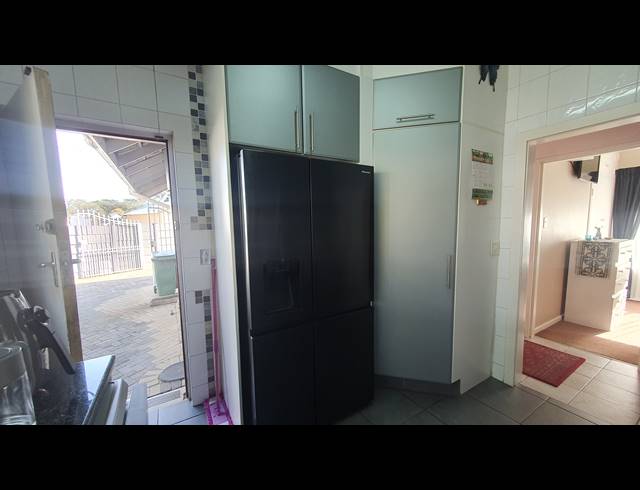 3 BEDROOM FREEHOLD FOR SALE IN RANDHART
